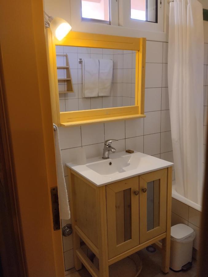 Eleonas Hotel Roviész Kültér fotó