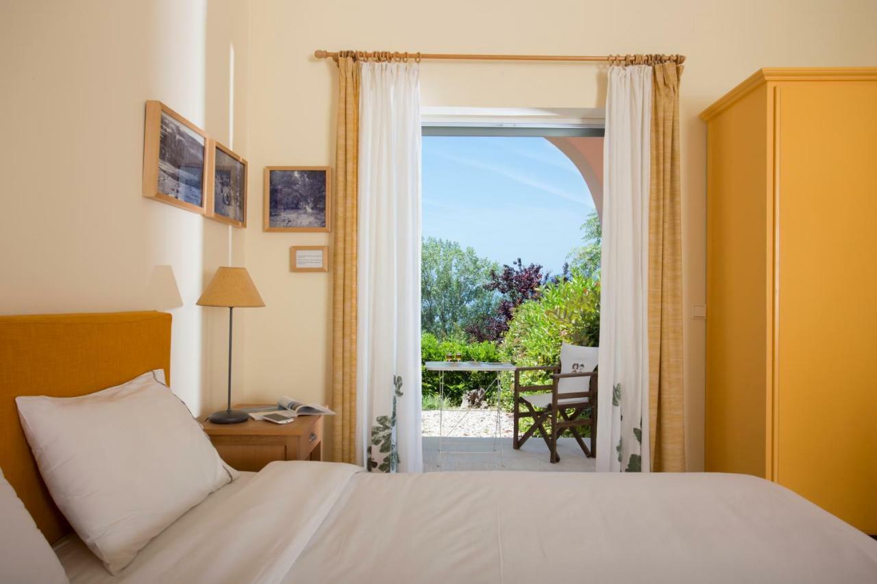 Eleonas Hotel Roviész Kültér fotó